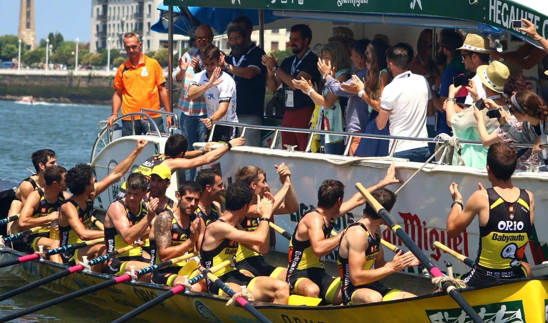 Fotografía propiedad de: Bermeo Arraun Argazkiak Foto de la regata